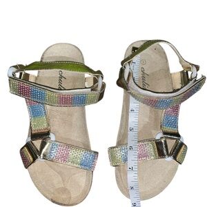 Kids brown sandals by chulis size 3